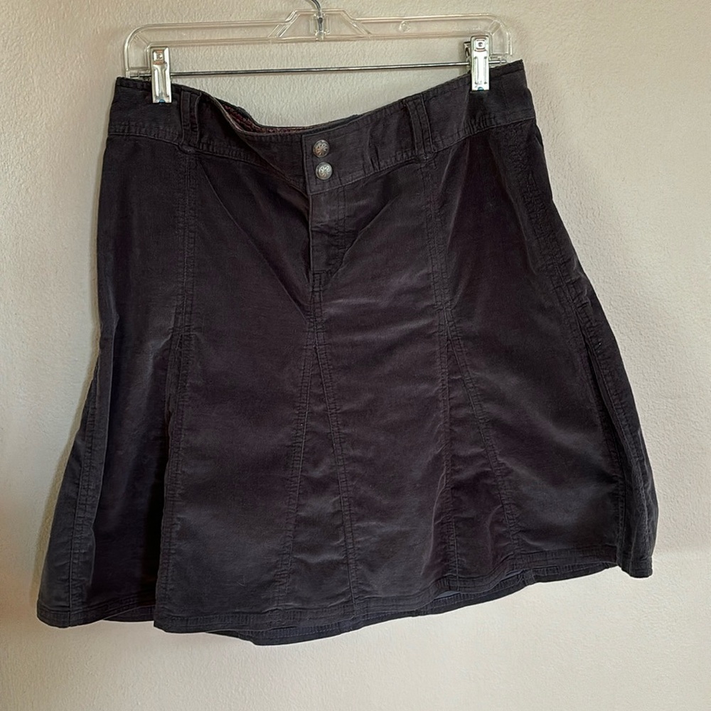 EXCELLENT CONDITION SIZE 8 ATHLETA WHENEVER CORDUROY
SKIRT